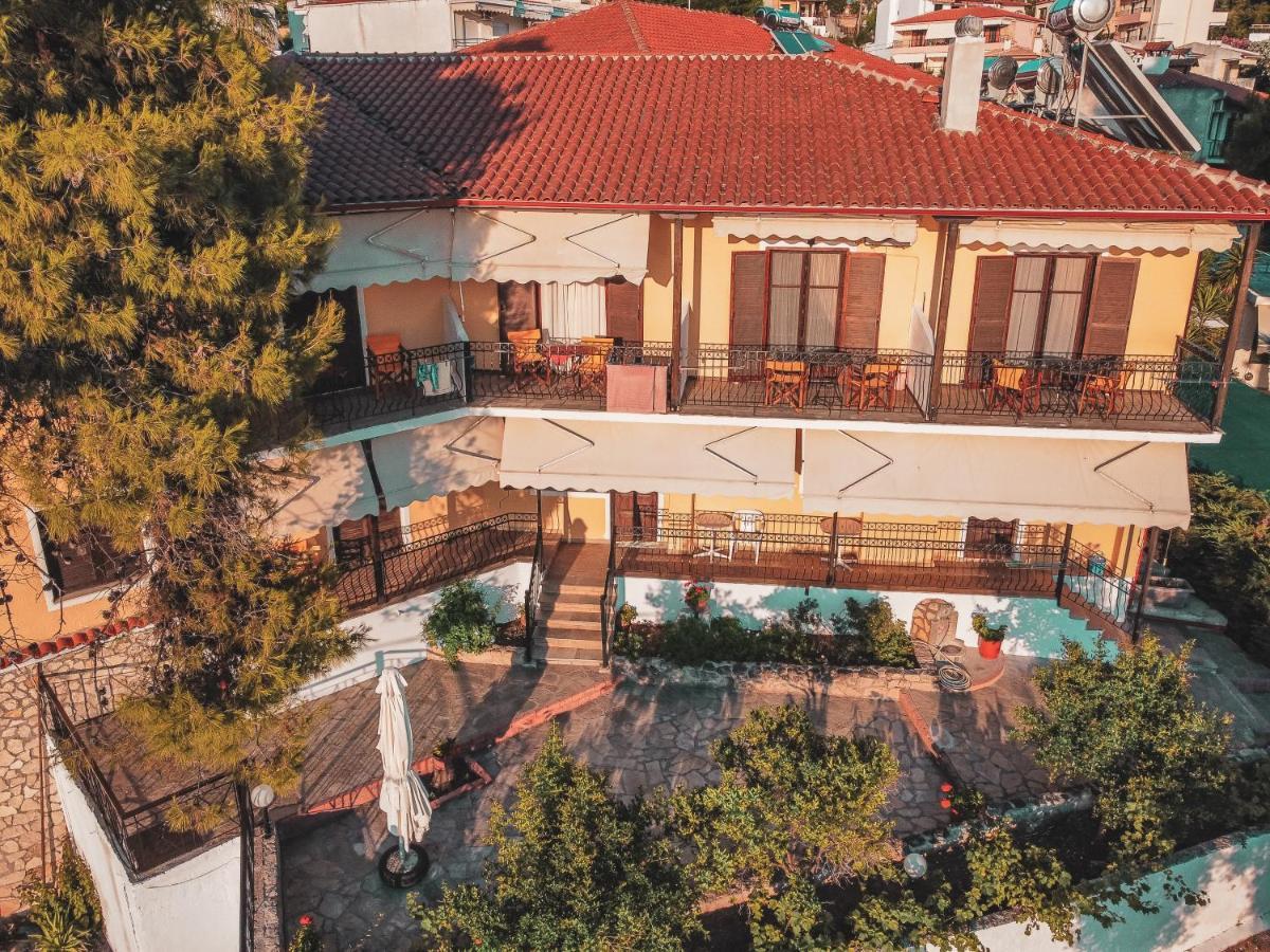 Karnagio Vasilas Agia Paraskevi  Bagian luar foto