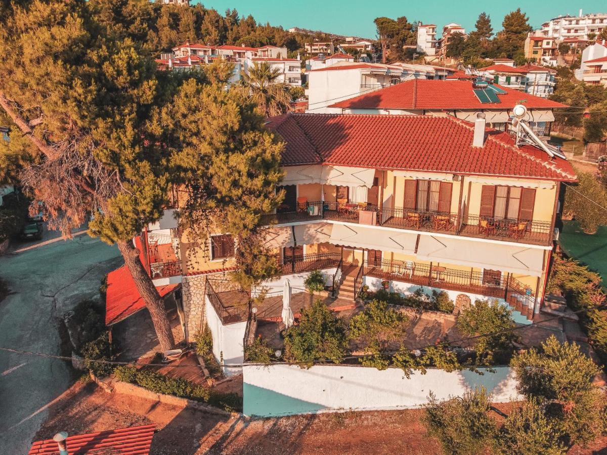 Karnagio Vasilas Agia Paraskevi  Bagian luar foto