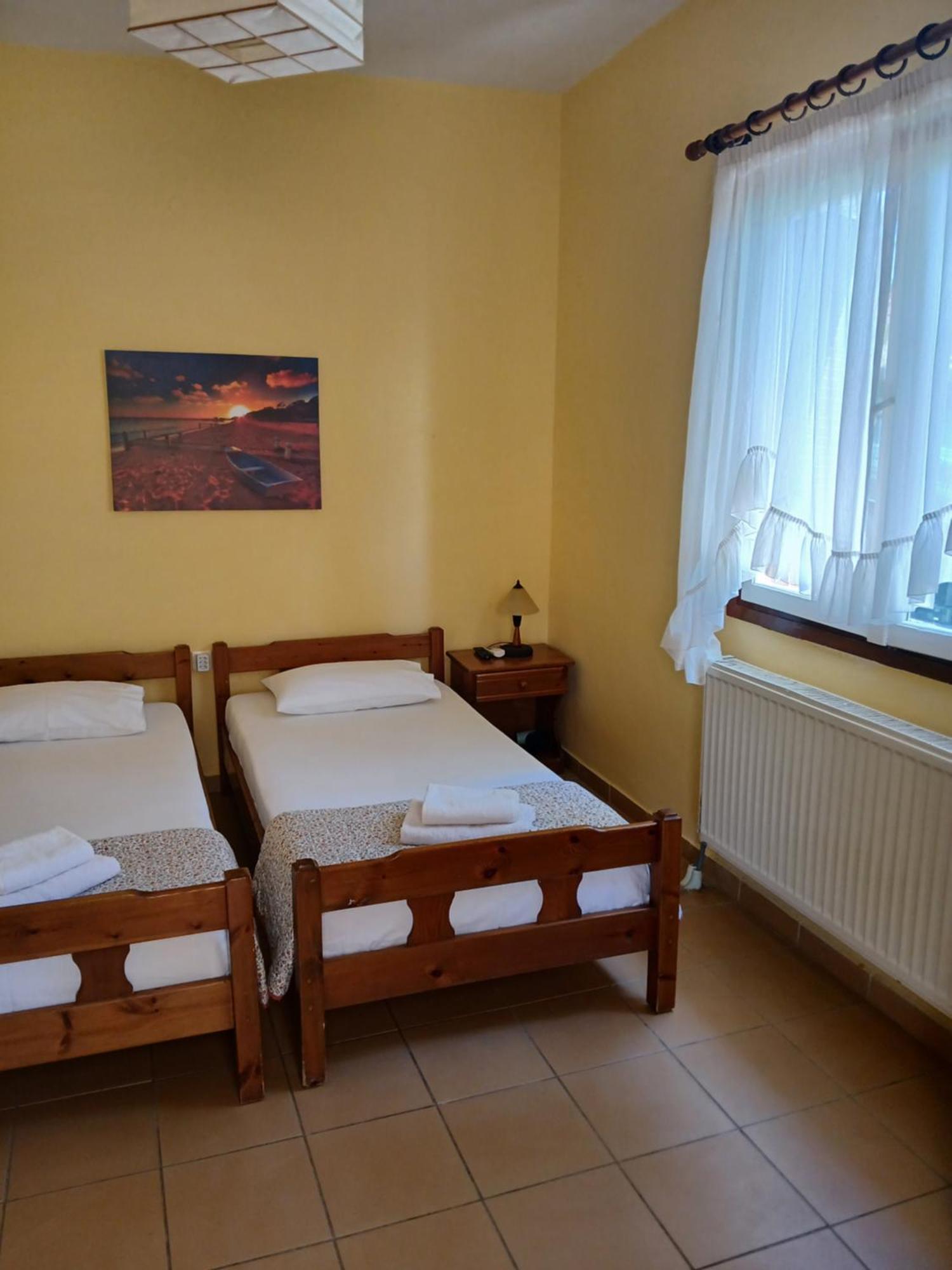 Karnagio Vasilas Agia Paraskevi  Ruang foto